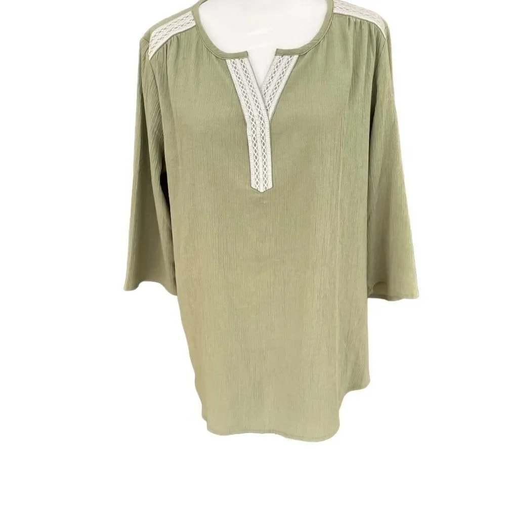Denim & Co Sage green tunic with split neckline & ivory embroidered accents sz M